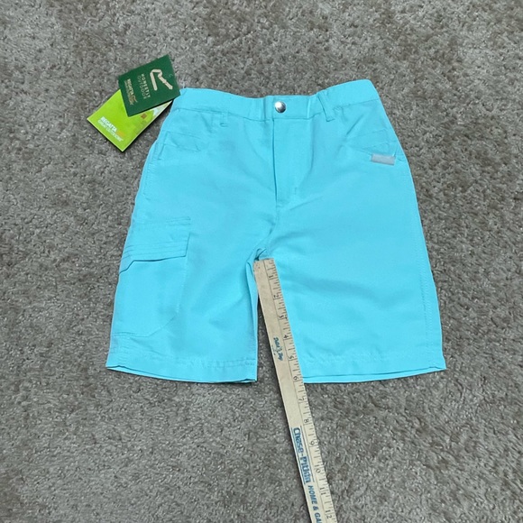 REGATTA GREAT OUTDOORS KIDS SORCER CARGO WALKING SHORTS. COOL AQUA. SIZE 7-8. - Picture 5 of 13